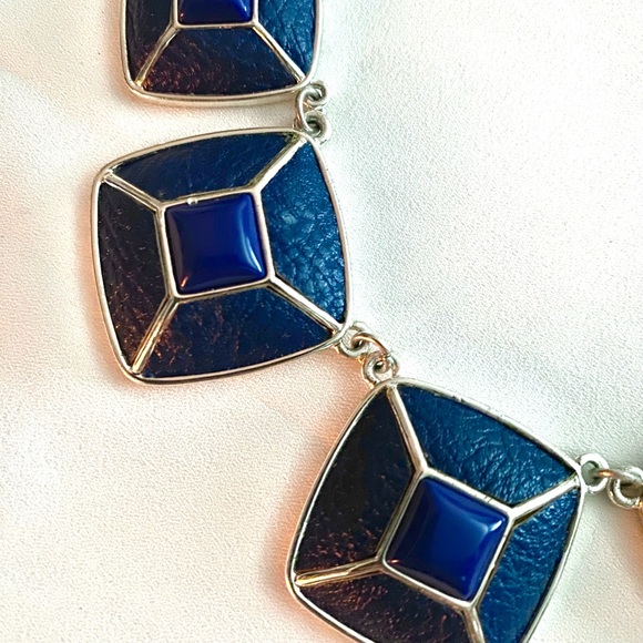 NWOT NECKLACE - Picture 2 of 4